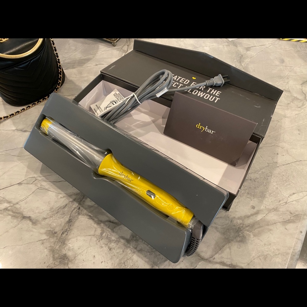 🔥brand new Drybar curling&styling wand